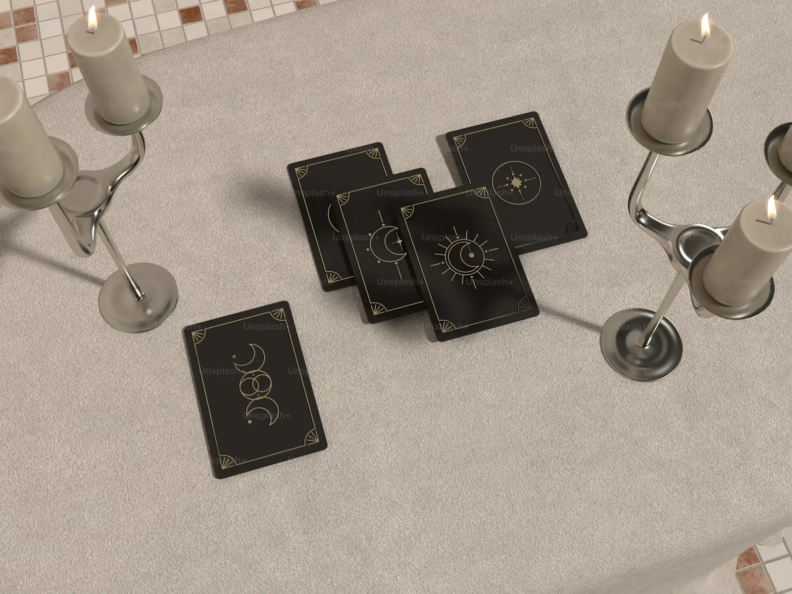 Cách trải bài Tarot Celtic Cross 10 lá cho người mới